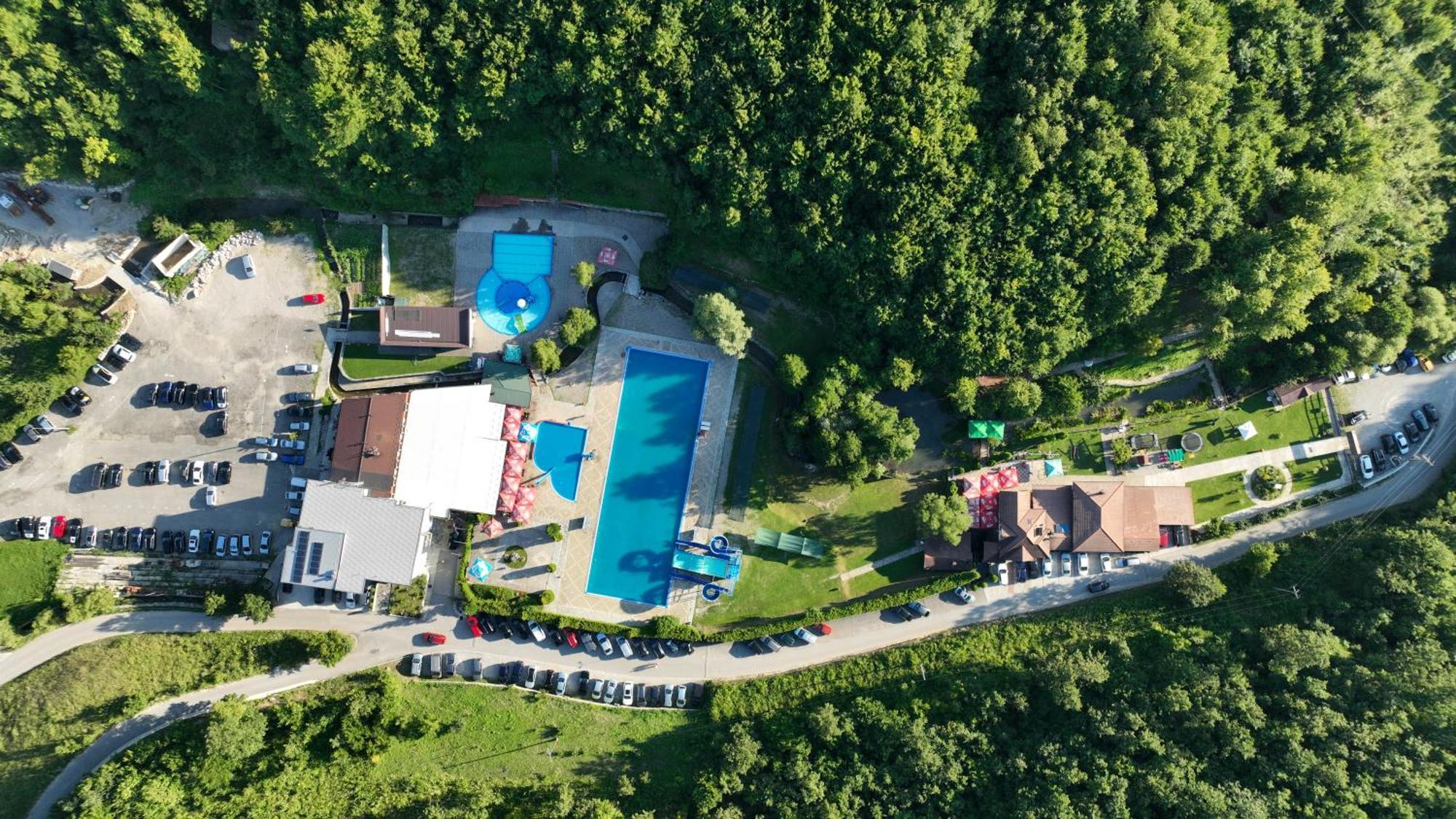 Motel "Kula" Cazin Exterior photo